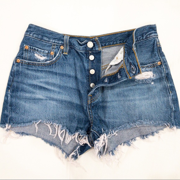 Levi’s Denim Shorts - Picture 3 of 3